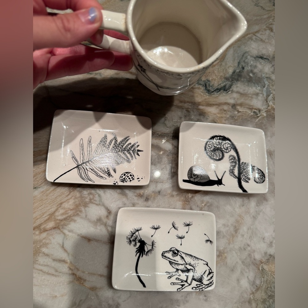 Three Tiny Tea Trays and a Creamer Cup with a Nature Theme - Picture 2 of 9
